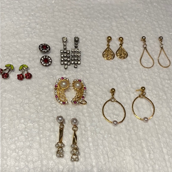 LOT SALE 48 Pairs of Earring One Price! - Picture 2 of 9